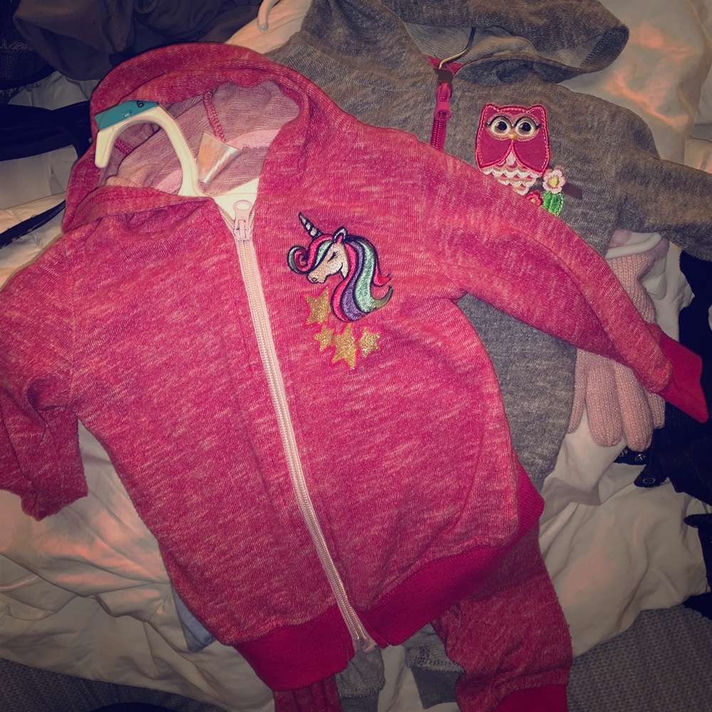To super cute barely worn Toddler jogging suit
